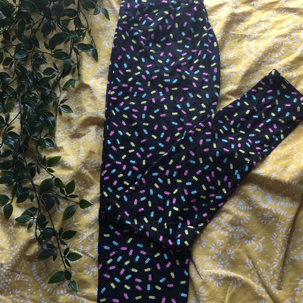 Lularoe popsicle leggings!